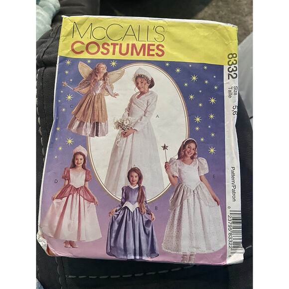McCALLs PATTERN 8332 DATED 1996 SIZE 5/6 CHILD'S STORYBOOK COSTUMES 5 STYLES Cut - Picture 1 of 4